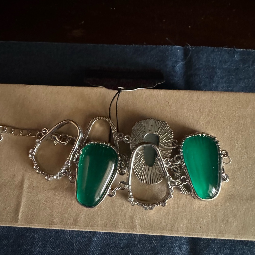 Elegant Green Silver Bracelet